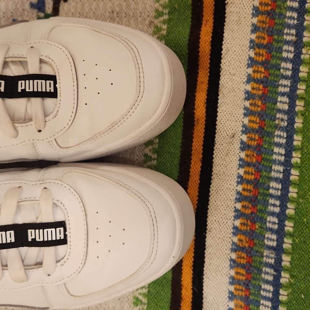 Women’s Puma Skye Tape 9.5 White Sneaker with Neon Yellow accents. - Picture 10 of 10